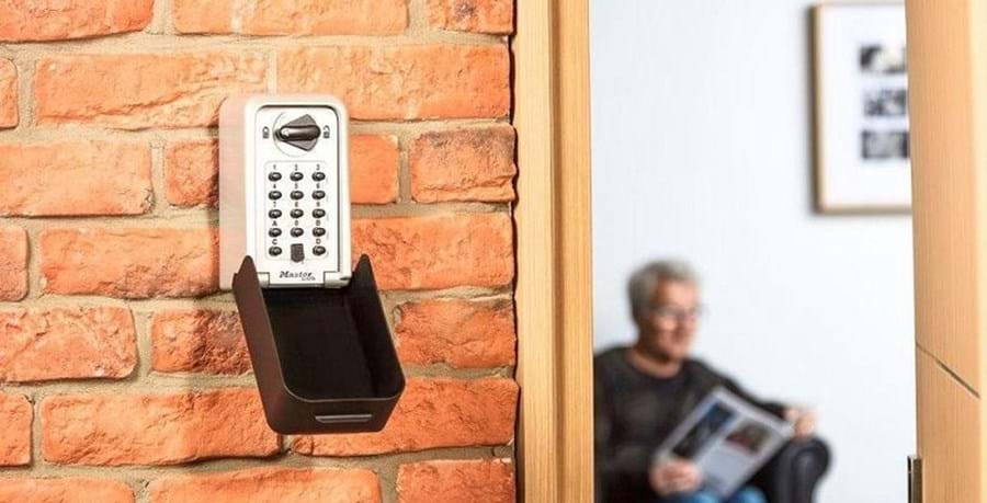 Masterlock 4A 1200X799 Cropped Liggend
